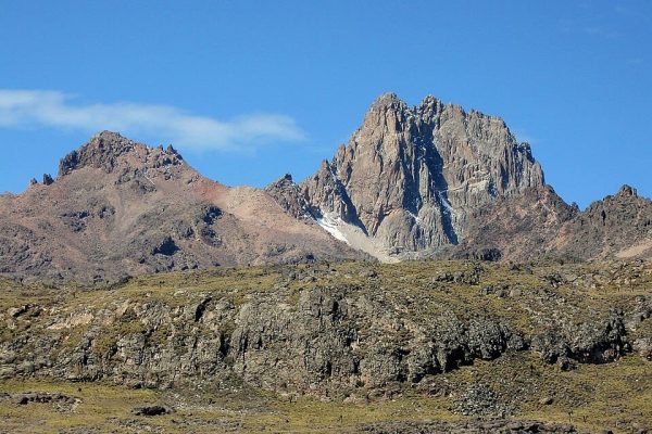 960px-Mount_Kenya_Lenana_Nelion_Batian